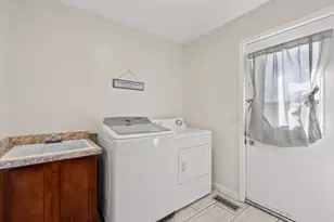 680 Leveque Cir, Carleton, MI 48117 - Photo 26