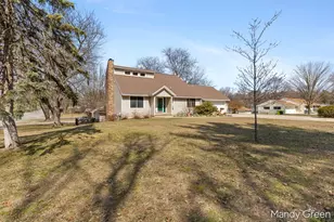 810 W South St, Greenville, MI 48838 - Photo 2