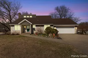 810 W South St, Greenville, MI 48838 - Photo 6