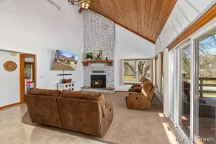 810 W South St, Greenville, MI 48838 - Photo 12