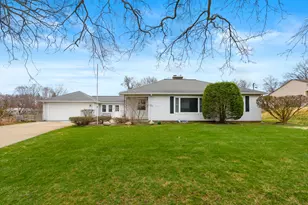 1605 Meadowbrook Ln, Portage, MI 49024 - Photo 1