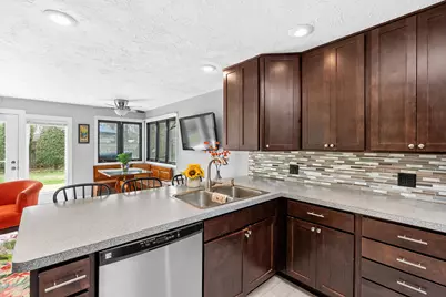 1605 Meadowbrook Lane, Portage, MI 49024 - Photo 8