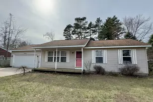 15577 Pine St, Grand Haven, MI 49417 - Photo 1