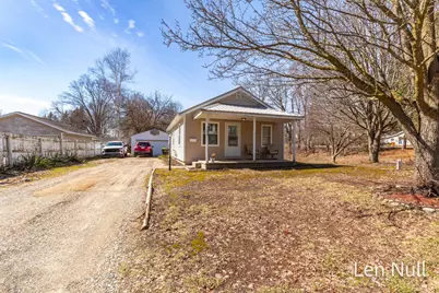 163 S York Street, Belding, MI 48809 - Photo 2