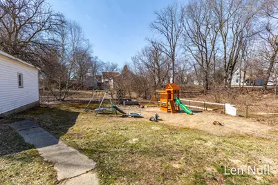 163 S York Street, Belding, MI 48809 - Photo 4