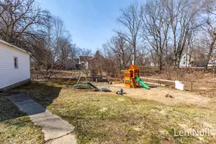 163 S York St, Belding, MI 48809 - Photo 4