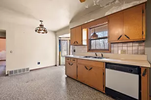 1288 Aspacia St, Muskegon, MI 49445 - Photo 4