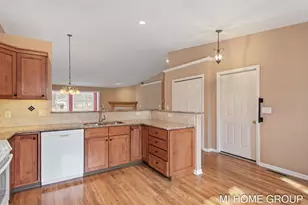 319 Winter Oak E, Holland, MI 49424 - Photo 12