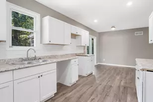 6044 Davison Rd, Burton, MI 48509 - Photo 8