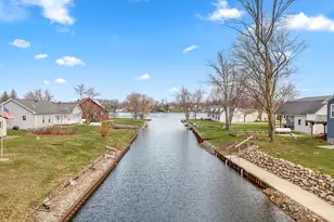 6877 Rowley Dr, Osseo, MI 49266 - Photo 18