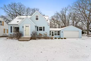 119 Vander Veen Ave, Holland, MI 49424 - Photo 2