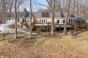 7400 Biscayne Way SE, Grand Rapids, MI 49546 - Photo 2