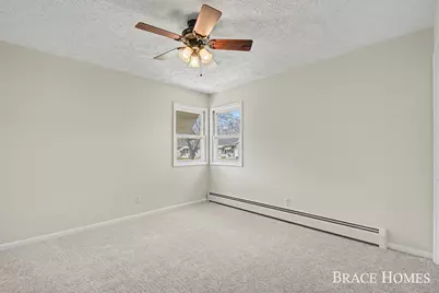 647 Blue Ash Drive SE, Grand Rapids, MI 49548 - Photo 12