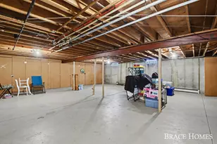 647 Blue Ash Dr SE, Grand Rapids, MI 49548 - Photo 18