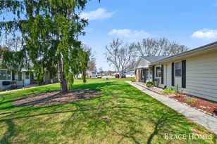 647 Blue Ash Dr SE, Grand Rapids, MI 49548 - Photo 20