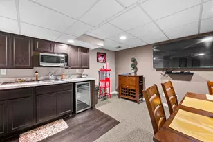 4376 Knightsbridge Ln, West Bloomfield, MI 48323 - Photo 38