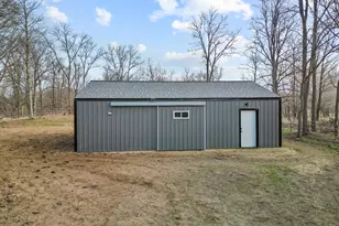 4090 Matthews Rd, Charlotte, MI 48813 - Photo 6