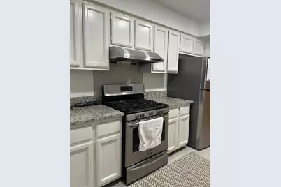 301 Meadow Bridge Drive, Rochester Hills, MI 48307 - Photo 8