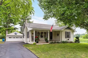 323 S Center St, Bangor, MI 49013 - Photo 1