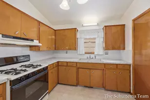 1824 Blandford Ave SW, Wyoming, MI 49519 - Photo 10