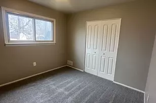 27051 Joan St, Taylor, MI 48180 - Photo 12