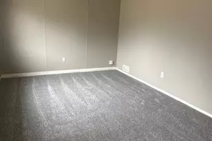 27051 Joan St, Taylor, MI 48180 - Photo 8