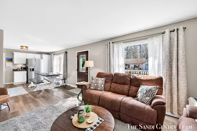 840 Wilson Avenue, Norton Shores, MI 49441 - Photo 4