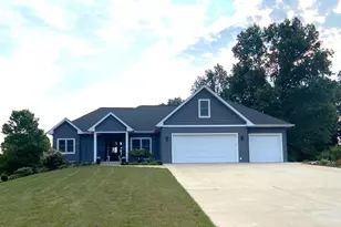 52039 Kern Dr, Three Rivers, MI 49093 - Photo 4