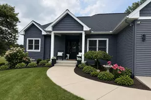 52039 Kern Dr, Three Rivers, MI 49093 - Photo 2
