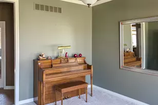 1053 Autumnview Ct, Rochester, MI 48307 - Photo 18