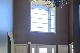 1053 Autumnview Ct, Rochester, MI 48307 - Photo 10