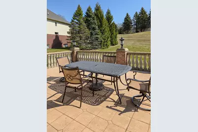 1053 Autumnview Court, Rochester, MI 48307 - Photo 4