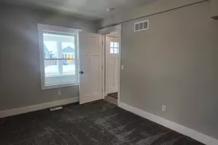 1698 Wood St, Muskegon, MI 49442 - Photo 12
