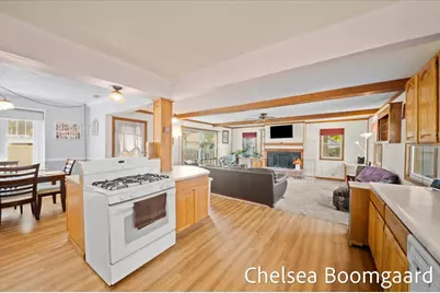 22 Elmwood Street NE, Grand Rapids, MI 49505 - Photo 12