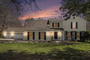 5589 Tanglewood Dr, Ann Arbor, MI 48105 - Photo 2