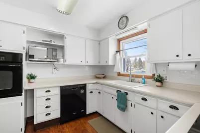 13016 9 Mile Road, Battle Creek, MI 49014 - Photo 12