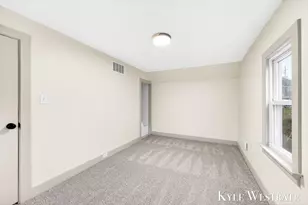 1537 Diamond Ave NE, Grand Rapids, MI 49505 - Photo 22