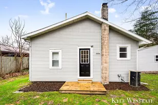 1537 Diamond Ave NE, Grand Rapids, MI 49505 - Photo 28