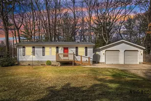 8120 Cheyenne Dr, Howard City, MI 49329 - Photo 2