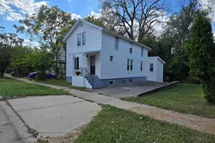 64 Union St, Hillsdale, MI 49242 - Photo 2