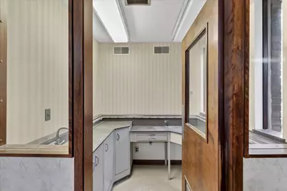 2426 Burton Street SE, Grand Rapids, MI 49546 - Photo 32