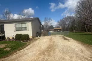 460 E Ellsworth St, Bellevue, MI 49021 - Photo 2