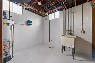 37542 Whitney Dr, Wayne, MI 48184 - Photo 40