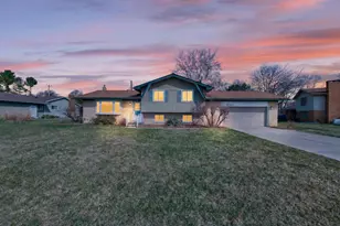 37542 Whitney Dr, Wayne, MI 48184 - Photo 1