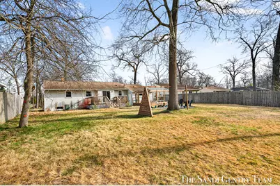 1703 Columbus Avenue, Norton Shores, MI 49441 - Photo 40