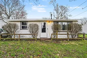 240 N 25th St, Springfield, MI 49037 - Photo 2