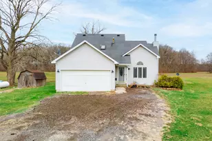 12215 Crossman Rd, Carleton, MI 48117 - Photo 2