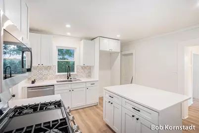 319 N Rowe Street, Ludington, MI 49431 - Photo 8