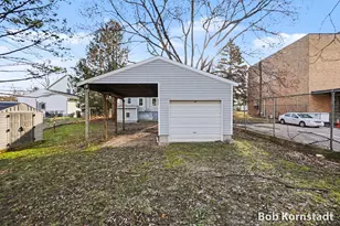 319 N Rowe St, Ludington, MI 49431 - Photo 32