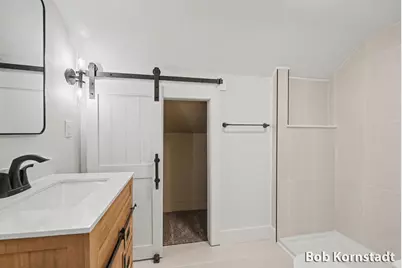 319 N Rowe Street, Ludington, MI 49431 - Photo 18